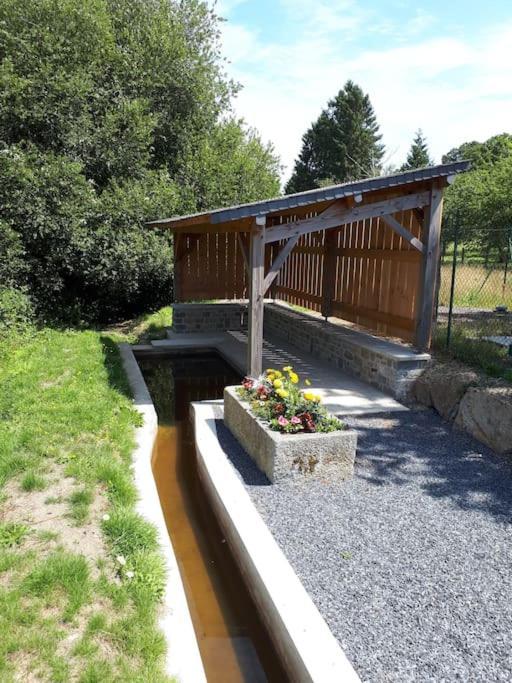 Le Gite De La Menuiserie Maisoncelles-la-Jourdan Kültér fotó